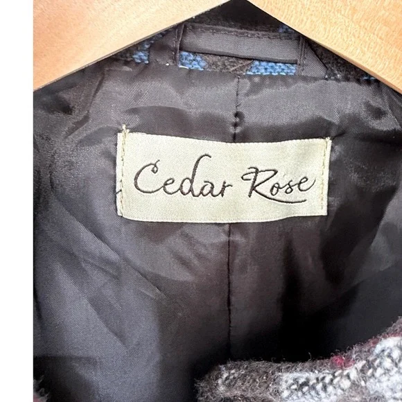 Cedar Rose Aztec Print Toggle Vest Women's Size Medium Southwestern Style - Picture 2 of 10